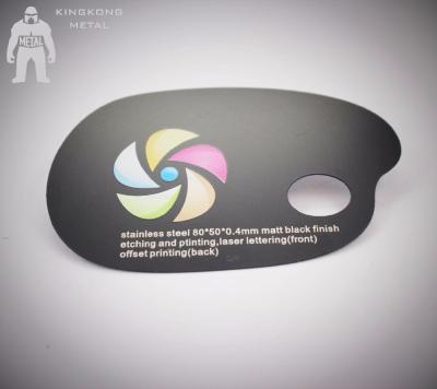 Chine Cartes de luxe adaptées aux besoins du client en métal VIP d'adhésion plaquées pour le logo de cadeau d'affaires imprimé à vendre