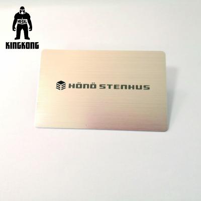 Chine Couleur argentée imprimable faite sur commande de cartes d'adhésion en métal de coupe de laser de maquilleur à vendre