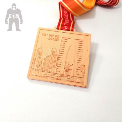 China Medalha de ouro premiada quadrada redonda da medalha de ouro do metal de Rosa para fósforo running de Competetion da equipe à venda