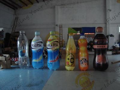 China Botella inflable grande de las reproducciones del producto del multicolor con buen efecto de publicidad en venta