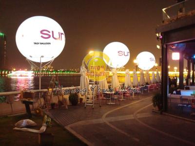 China Witte Aantrekkelijke Opblaasbare Verlichtingsballon Te koop