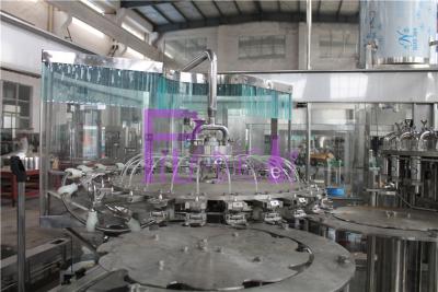 China 24 garrafas plásticas da máquina de enchimento 8000 principais do suco por tampões de parafuso da hora à venda