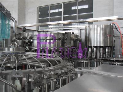 China 32 cabezas 8000 botellas/línea de la limadura del refresco de la hora para la botella del ANIMAL DOMÉSTICO en venta