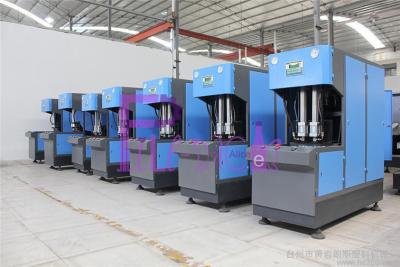 China Máquina de sopro da garrafa semi automática do ANIMAL DE ESTIMAÇÃO 1.5L para a linha de produção da água à venda