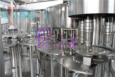 China 8000BPH Liquid Bottle Filling Machine 3 in 1 Rinsing Filling Capping Machine for sale