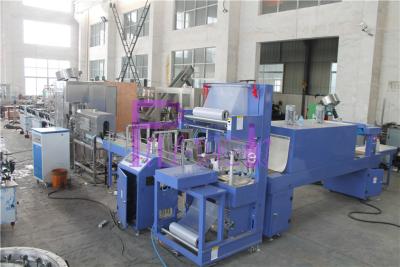 中国 5000 BPH の線形水満ちる装置、プラスチックは液体の注入口機械をびん詰めにします 販売のため