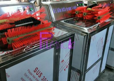 China Máquina semi automática dobro da limpeza de garrafa de vidro das cabeças para a linha de enchimento da bebida à venda