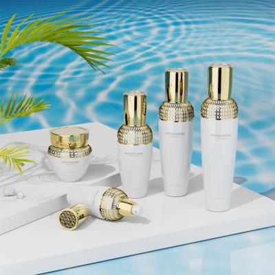 China Pearl White Cosmetic Bottle Set 30ml 100ml Hyaluronic Acid Glass Skincare Packaging Set en venta