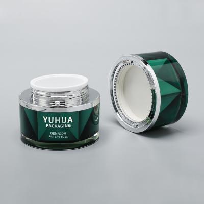 Chine Vase de crème en plastique de luxe 50g vide vert à double paroi Vase cosmétique pour soins de la peau à vendre
