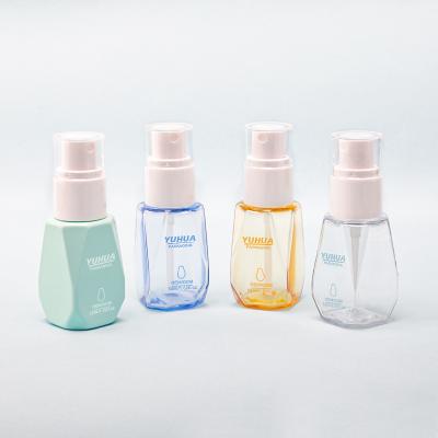 Chine Spray de protection solaire Bouteille de pulvérisation en plastique PET transparente pour les bienfaits hydratants à vendre