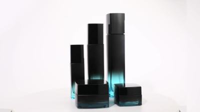 China Bereifte kosmetisches Verpackensatz-Schwarzes der flüssigen Grundierung 30ml 60ml mit Pumpe zu verkaufen