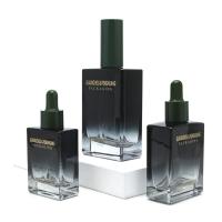 China Kosmetische leere Tropfflasche des schwarzes Quadrat-Luxusserum-Glas-ätherischen Öls 30ml 50ml 100ml zu verkaufen
