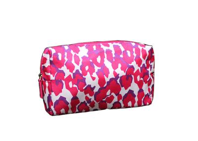 China Polyester Light Weight Promotional Toiletry Bag Leopard Printed For Lady for sale