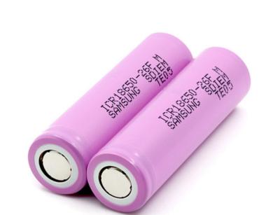 China Células de bateria originais do íon do lítio do tipo 18650 para a motocicleta elétrica ICR18650-26FM 3.6V 2600mAh 5A à venda