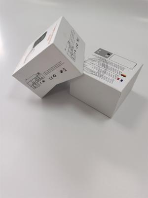 China Las cajas impresas del empaquetado al por menor graban en relieve/Deboss Kraft acanalaron la cartulina de las cajas en venta