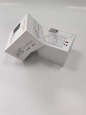 中国 ニスをかける折り畳み式の注文の包装の化粧品箱ロゴを印刷する 販売のため