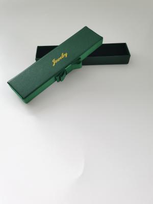 China Caja de embalaje de producto personalizado en relieve Cajas de cartón corrugado de impresión offset FSC en venta