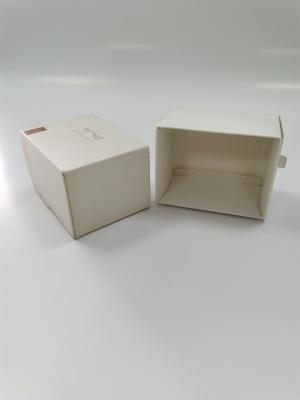 Chine Boîte-cadeau de vernissage dégradable d'emballage de boîte découpée avec des matrices pliable d'ODM à vendre