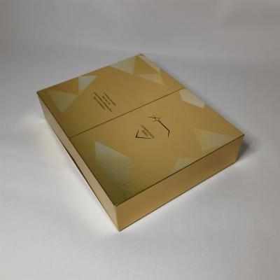 Chine La boîte en carton ondulé a découpé avec des matrices l'emballage cadeau de boîte de carton réutilisé aseptique à vendre