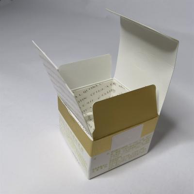 China Caja de empaquetado cortada con tintas CMYK que graba en relieve de la caja de regalo de Kraft de la impresión en offset en venta