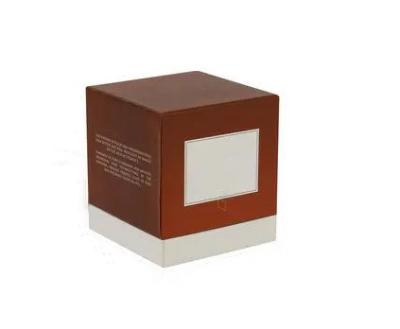 China Kerzenverpackungsbox aus Pappe mit Prägung individueller Parfümboxen zu verkaufen