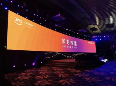 Китай Крытый цвет приведенный экрана 3840Hz SMD2121 P2.6 полный привел панель для выставки события продается