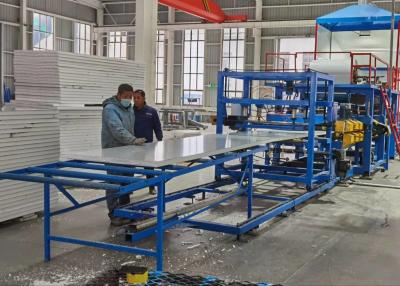 China 1000mm Plc Control Sandwich Panel Making Machine With Flying Tracking Cutting System for sale