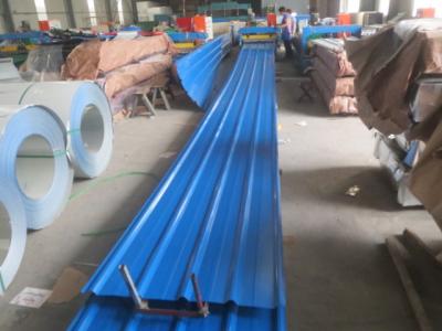 Chine colorez l'acier ridé par épaisseur de mesure des feuilles 32 de toiture en métal de revêtement à vendre