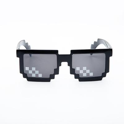 中国 Fashion Sunglasses J1005 Future Thug Life Glasses Pixel Men Women Sun Glasses 2021 Black Funny Square Mosaic Eye UV400 Sunglasses 販売のため