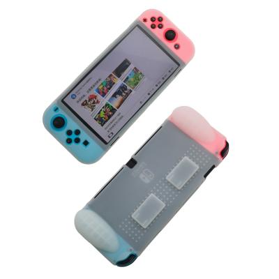 China Ergonomic Grip Design Protective Case With 2 Game Card Slots For Nintendo Switch OLED for sale