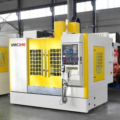 China CNC vertical que mói VMC máquina VMC840 de 4 linhas centrais para o molde plástico à venda