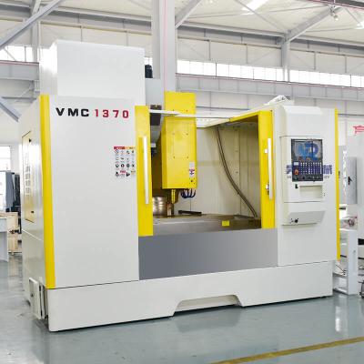 China pequeño centro que muele vertical horizontal Vmc1370 del CNC del centro de mecanización 4axis en venta
