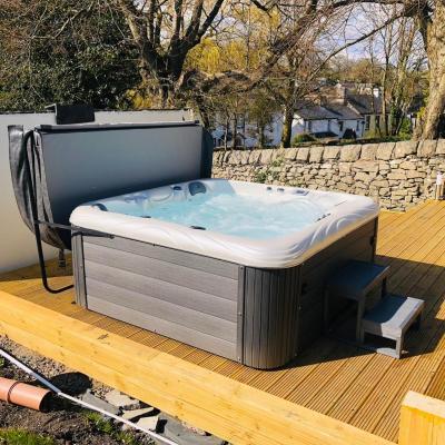 China Balboa 6 Persons Freestanding Spa Hot Tub Whirlpool Hot Spring Bath Tubs for sale