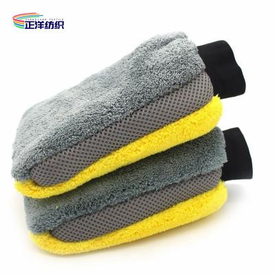 China 26x20cm Car Detailing Tools 80% Polyester 20% Polyamide Double Sided Fluffy Wheel Cleaning Glove for sale