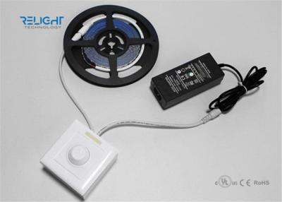 China Luces de tira de la prenda impermeable LED de SMD 5050 RGB con poder del regulador y del conductor 14.4W en venta