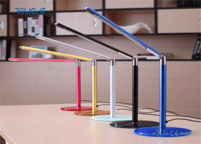 China Lámpara de escritorio de cristal endurecida moderada de la aleación LED Dimmable y vida útil larga del puerto plegable de la carga por USB en venta