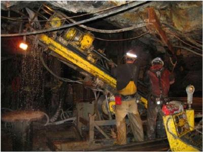 Chine Machine efficace souterraine de foret de trou profond d'installation de foret d'exploration à vendre