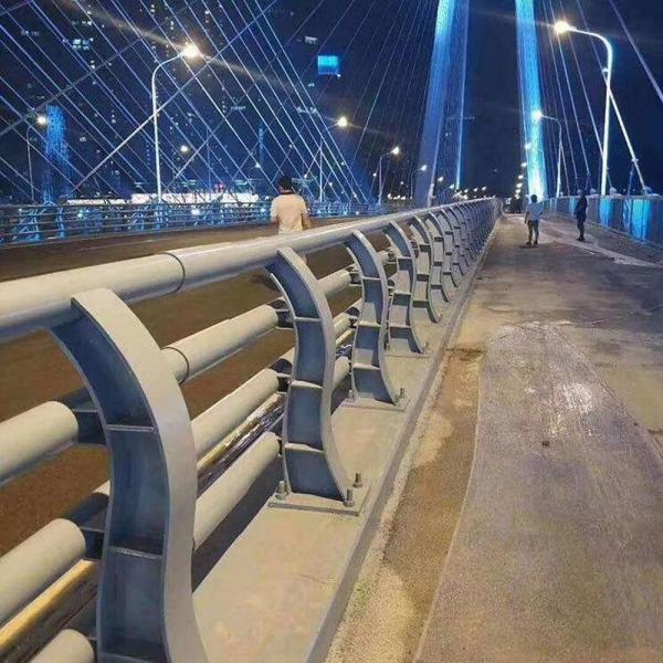 Quality Modern Anti-Glare Steel Bridge Guardrail For Roadway Safety Improvement for sale