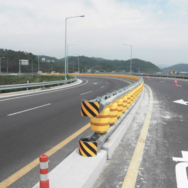 Quality CE/ISO Approved EVA Roller Barrier Anti-corrosion Roller Guardrail for Roadway for sale