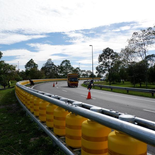 Quality Highway Used PU Foam/EVA Anti-Corrosion Roller Barrier with ISO9001 2008 for sale