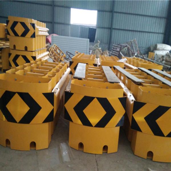 Quality Roadway Safety And Outdoor Security Traffic Barrier Crash Cushion for sale