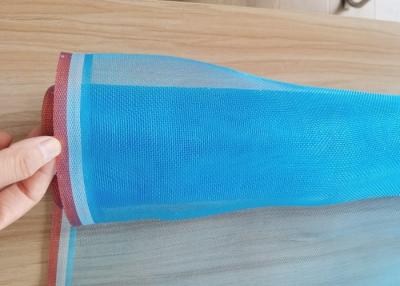 Chine 16X15 fil en plastique Mesh Blue Nylon Fishing Net de la maille 65g/M2 avec UV à vendre