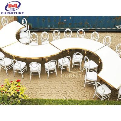 中国 Golden Stainless Steel Tables And Chairs Outdoor Party Free Arrangement S Row Furniture 販売のため