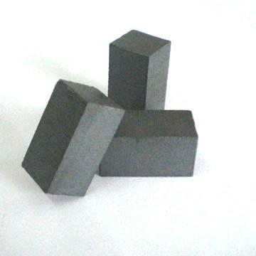 中国 SrO 6Fe2O3の織物の編む機械のための堅い亜鉄酸塩のブロックの磁石 販売のため
