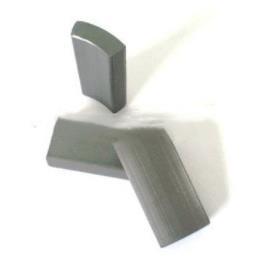 中国 座席モーター亜鉄酸塩の磁石はアークの形のチャコール グレーを区分する 販売のため