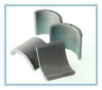 中国 堅いワイパー亜鉄酸塩モーター磁石は異方性形のストロンチウムをタイルを張る 販売のため