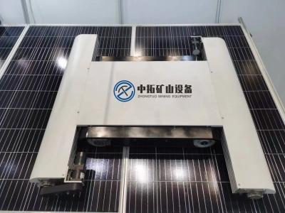 China Photovoltaic Cleaning Robot Remote Control Crawler Type Photovoltaic Cleaning Equipment Special Cleaning Robot For Power à venda