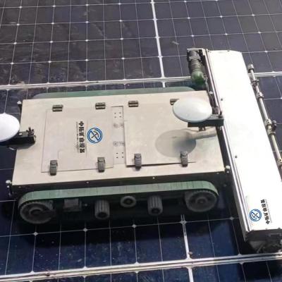 Κίνα 360° περιστρεφόμενο στεγνό καθαρισμό φωτοβολταϊκό πάνελ καθαρισμού ρομπότ τηλεχειριστή προς πώληση