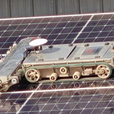 China Remote Control Photovoltaic Panel Cleaning Robot Manufacturer Xi'An zu verkaufen