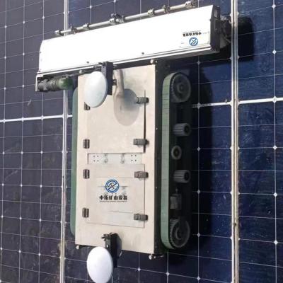 China Long Lasting Photovoltaic Solar Panel Cleaning Robot 0-50 m/min travel speed à venda